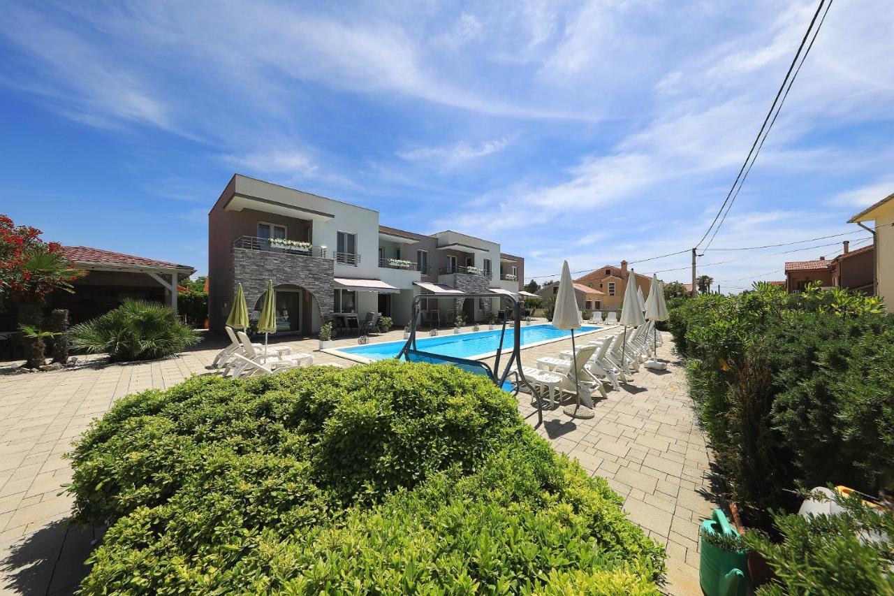 Apartments Punta Privlaka  Exterior photo