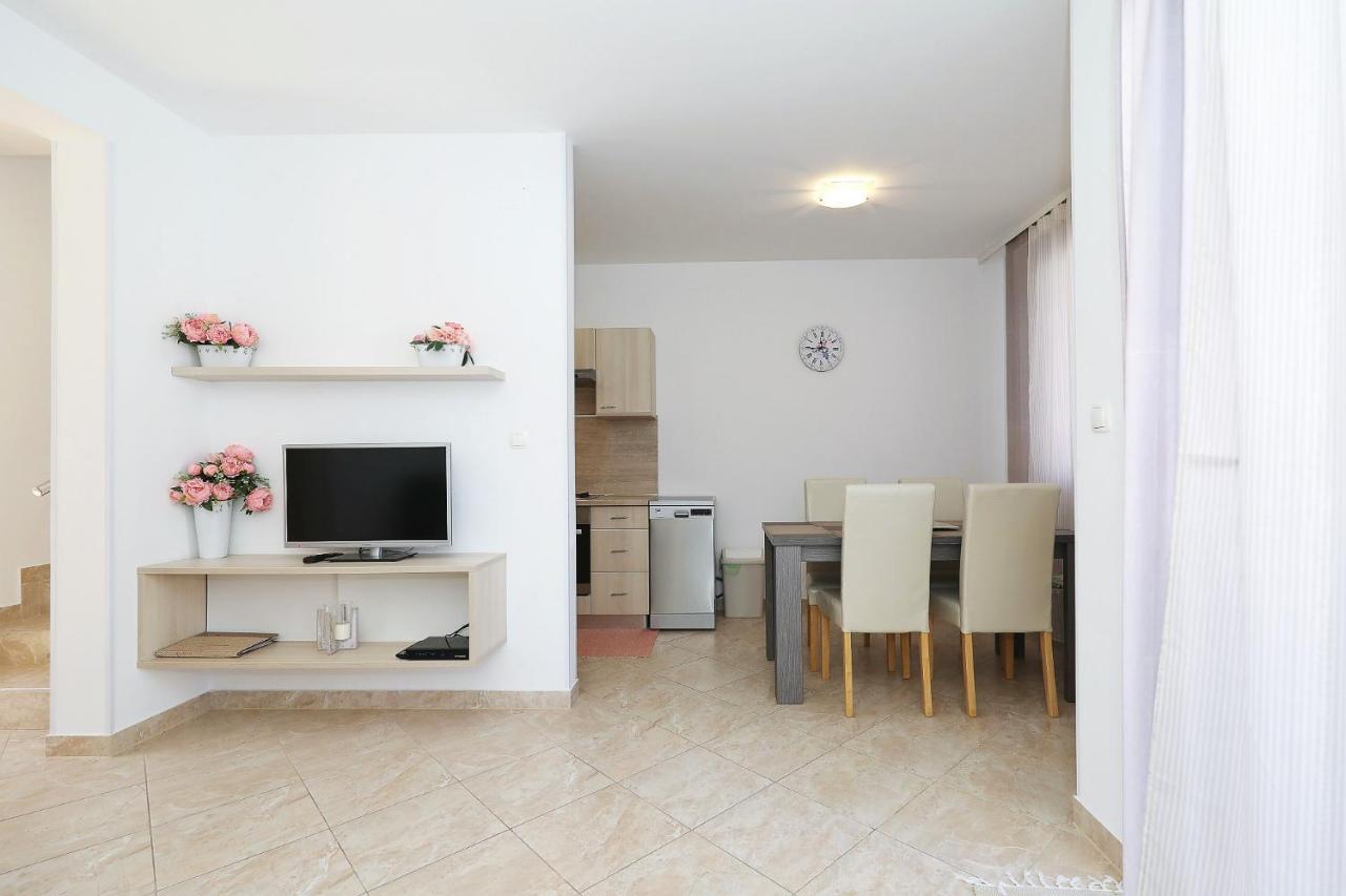 Apartments Punta Privlaka  Exterior photo